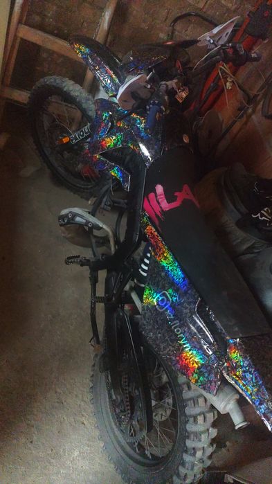 Vând cadru derbi senta sau schimb (are acte )