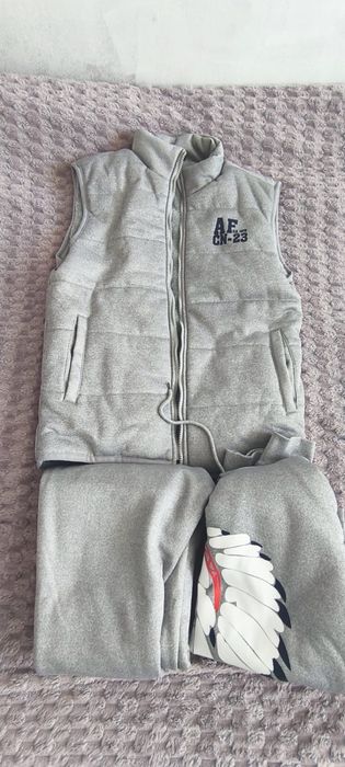 Продам костюм тройку