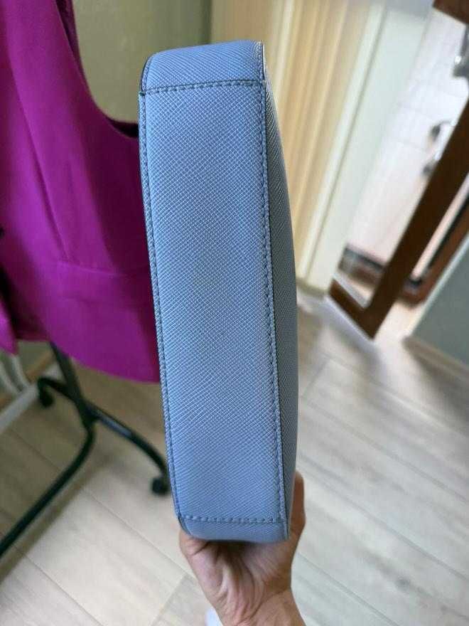 Дамска чанта Guess