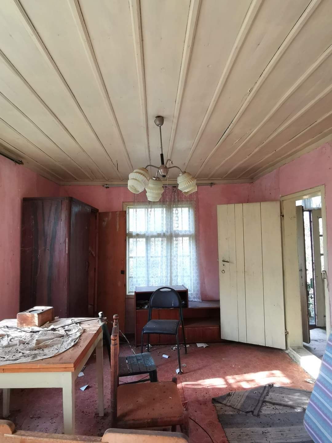 Двуетажна, тухлена къща в село Върбица, общ. Г.Оряховца