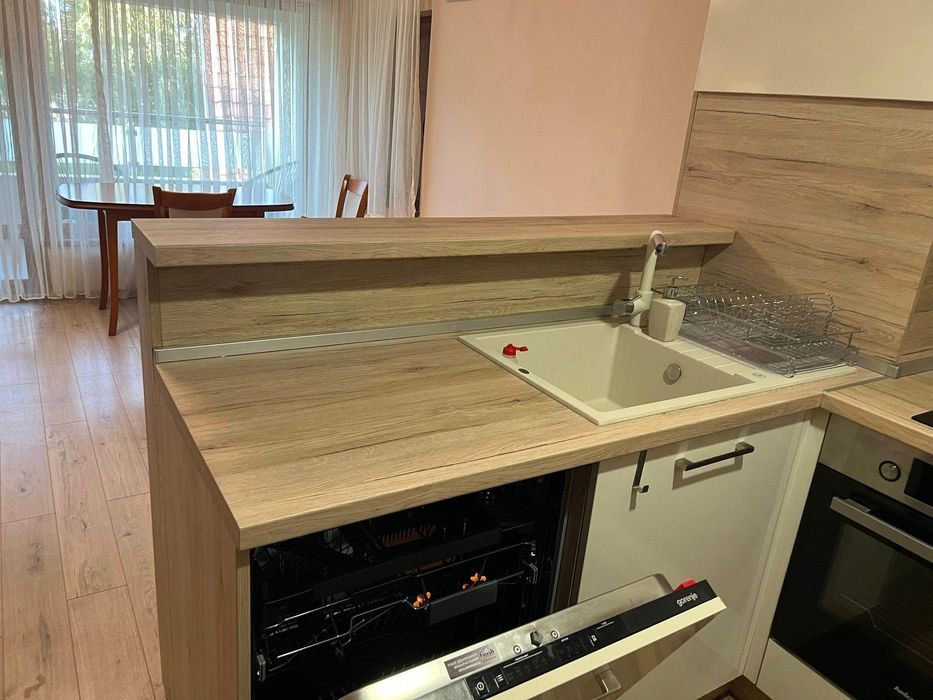 Дава се под наем Двустаен апартамент в Варна, Галата - 65 кв.м за 485 € - Снимка #2