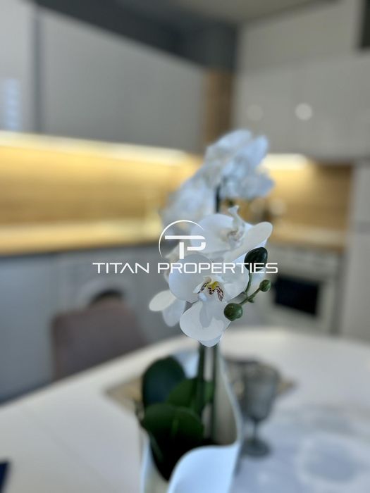 Дава се под наем Двустаен апартамент в Бургас, Изгрев - 70 кв.м за 612 € - Снимка #2