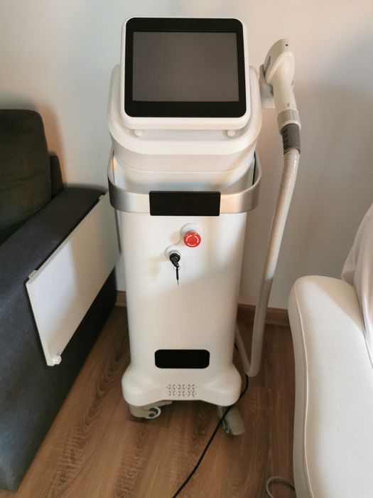 Vând laser diodă epilare definitivă 3 lungimi de undă