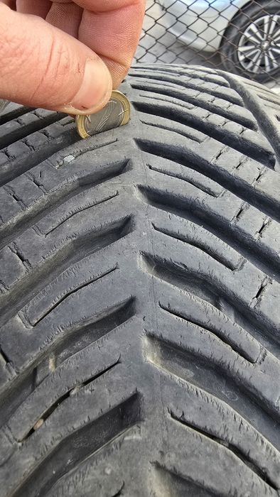 Гуми 235 / 60 R18