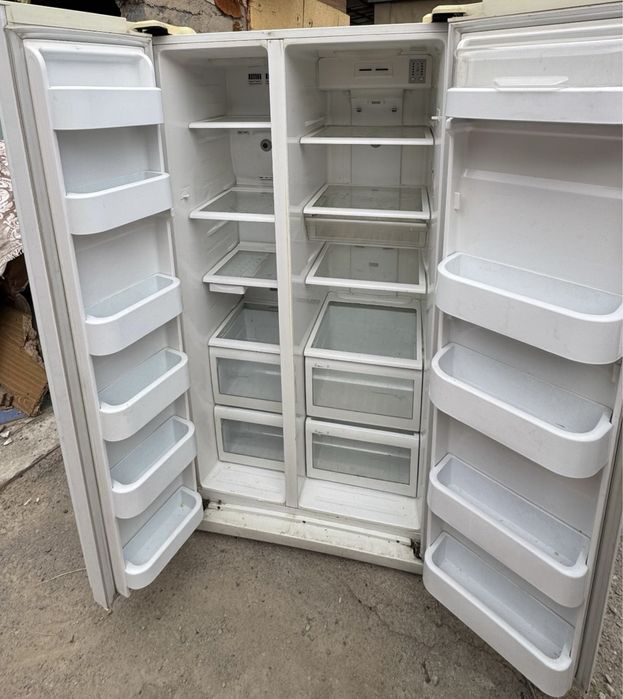 холодильник двухдверный