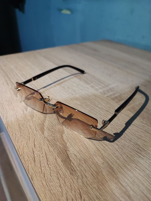 Слънчеви очила за мъже и жени