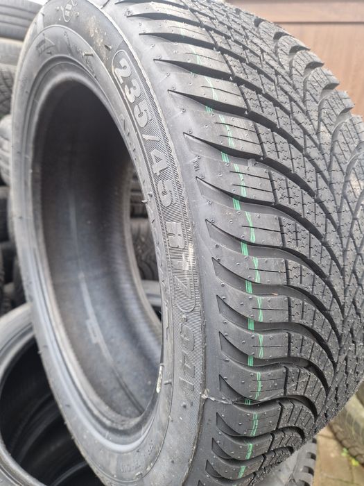 Anvelope iarna 235 45r17
