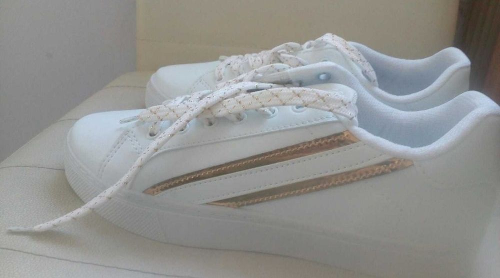 Дамски маратонки Venice и Graceland.