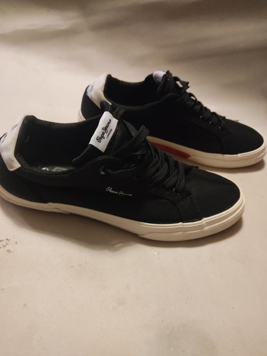 Teniși pepe Jeans un model frumos și deosebit