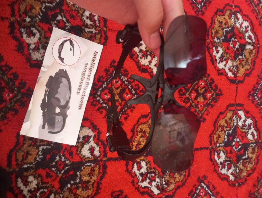 Koʻzoynak bloothli ikki iwni bajaradi