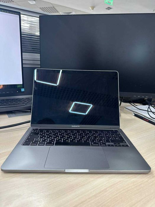 Macbook Pro 13” 2020 16 gb / 512 gb