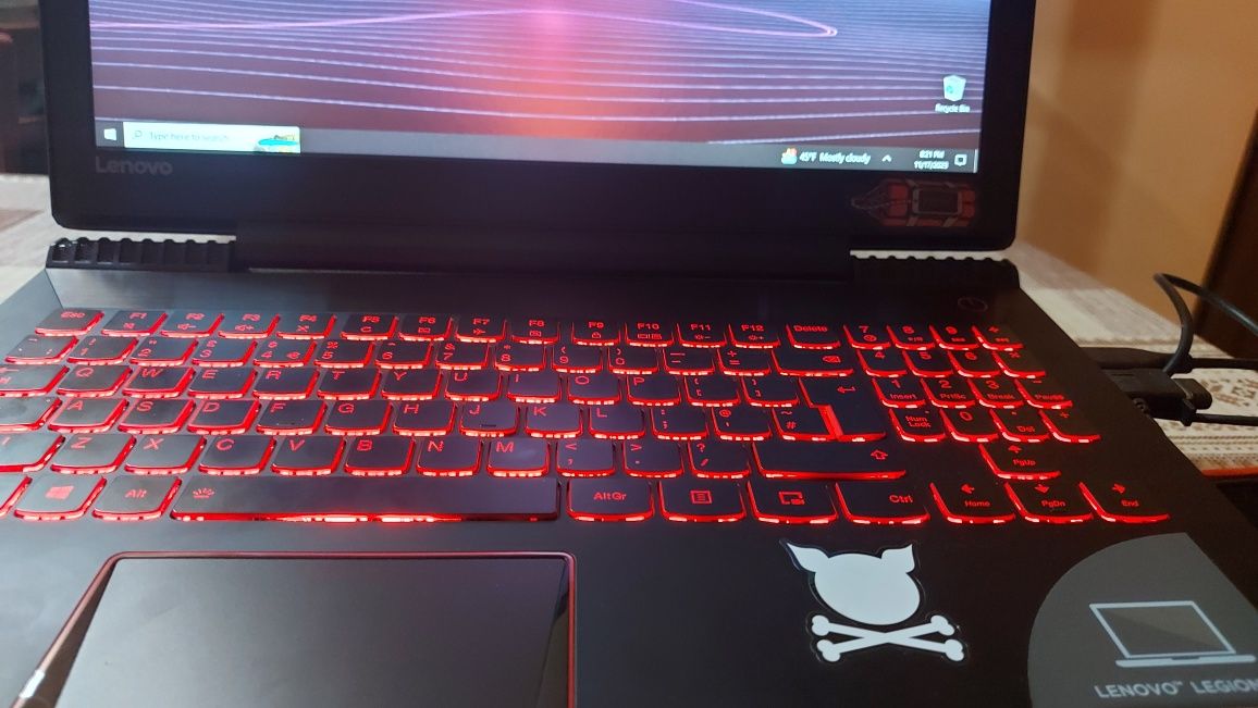 Vând laptop de gaming