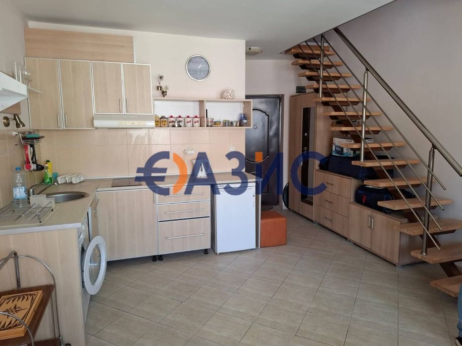 Продава се Двустаен апартамент в к.к. Слънчев бряг - 75 кв.м за 1027 €/кв.м - Снимка #1