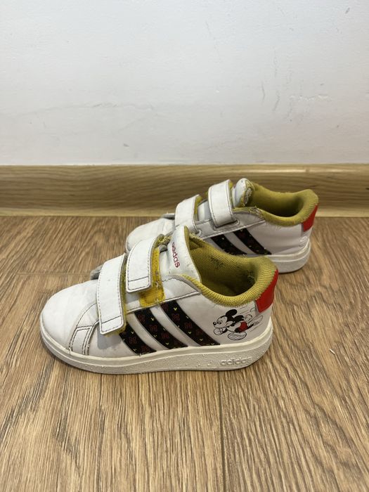 Маратонки Адидас 26н