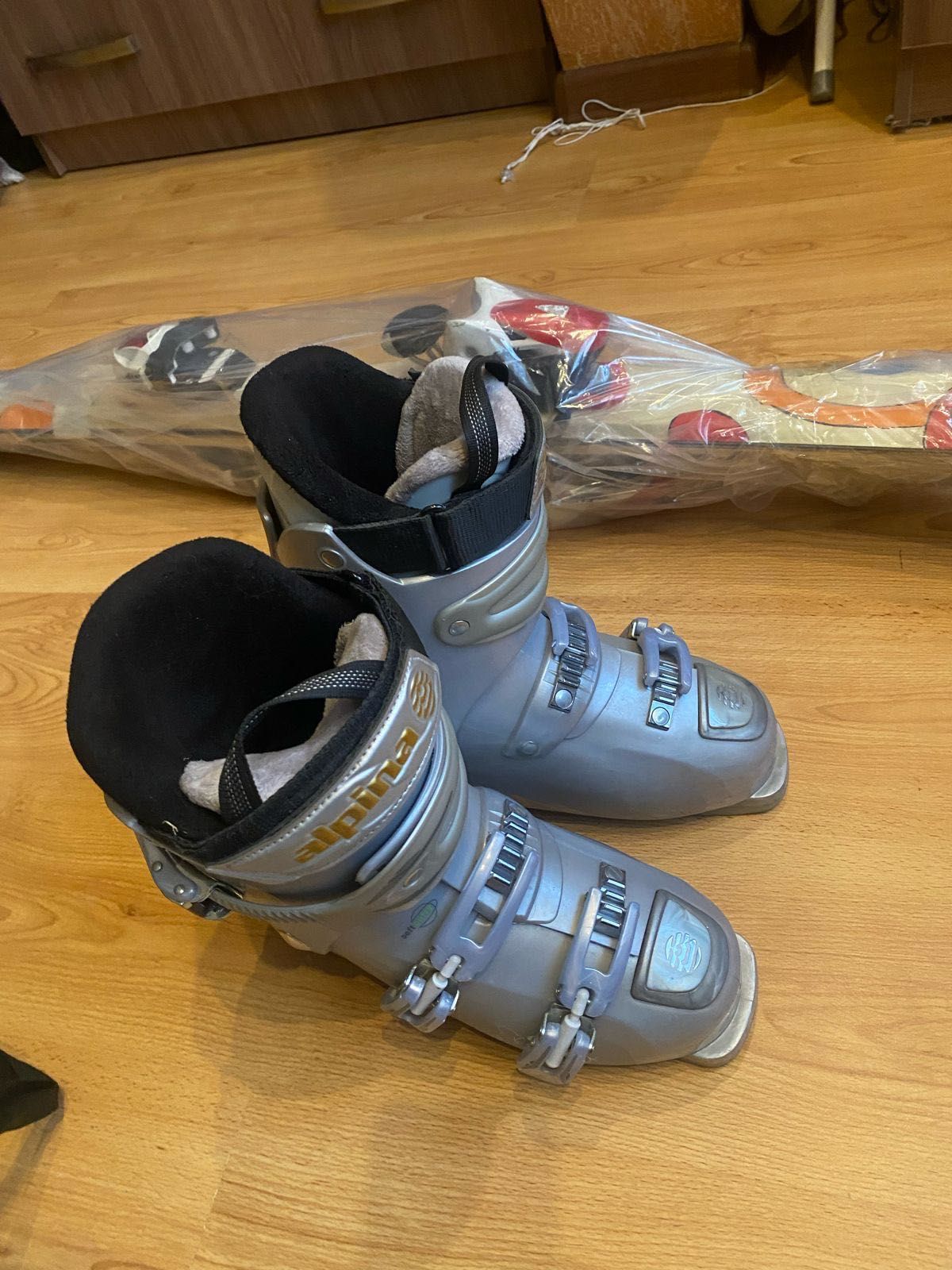 Лыжный набор (лыжи с ботинками)