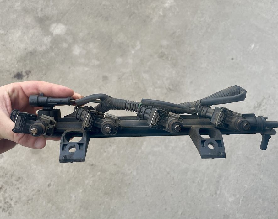 Vand rampa injectoare Dacia Logan 1.2 benzina