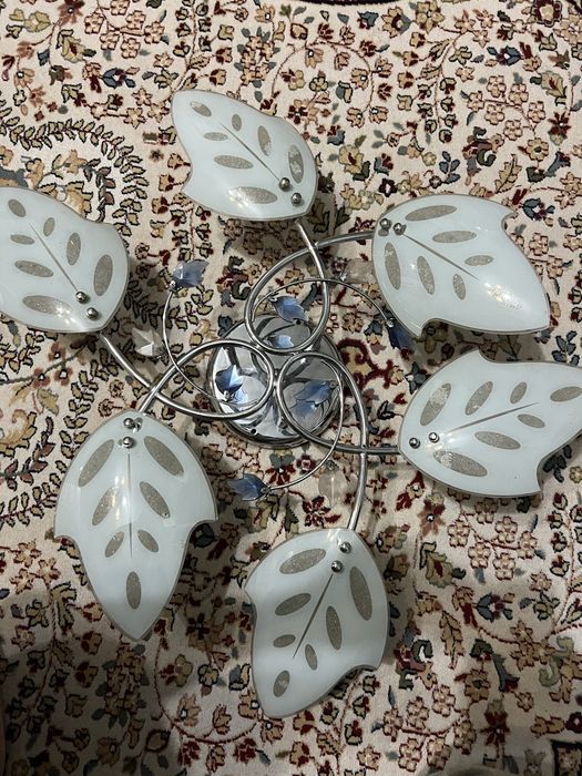 Продам люстру. Состояние отличное, всё работает