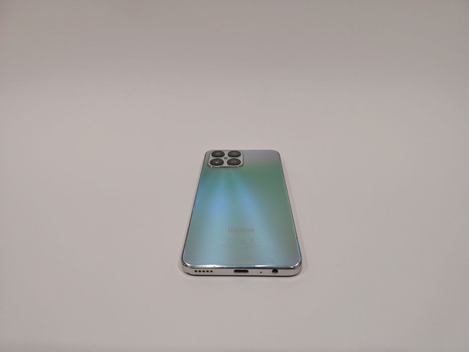 Продаётся смартфон Honor X8 128GB 6RAM smart food sotiladi. ni