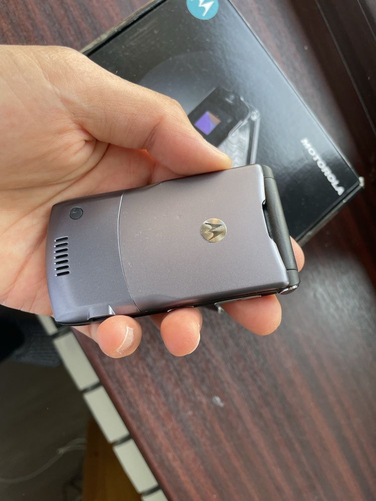 Motorola Razr V3 новый