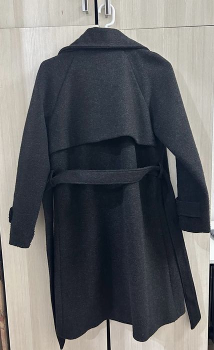 Пальто черного цвета