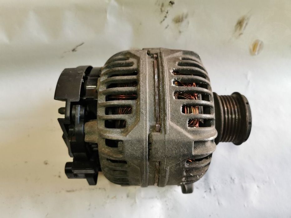 Alternator 120A VOLKSWAGEN TRANSPORTER V Box 7HA, 7HH, 7EA, 7EH 2003 - > 1.9 TDI AXB BOSCH 0124515010 028903028E