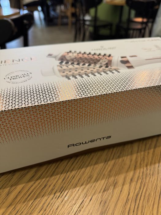 Фен-щетка Rowenta ultimate experience