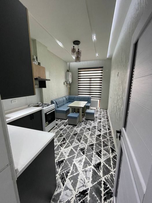 Oybek metro yonida 3 minutlik yo'l