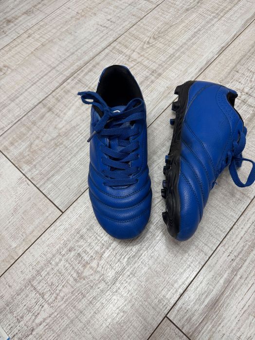 Бутсы футбольные