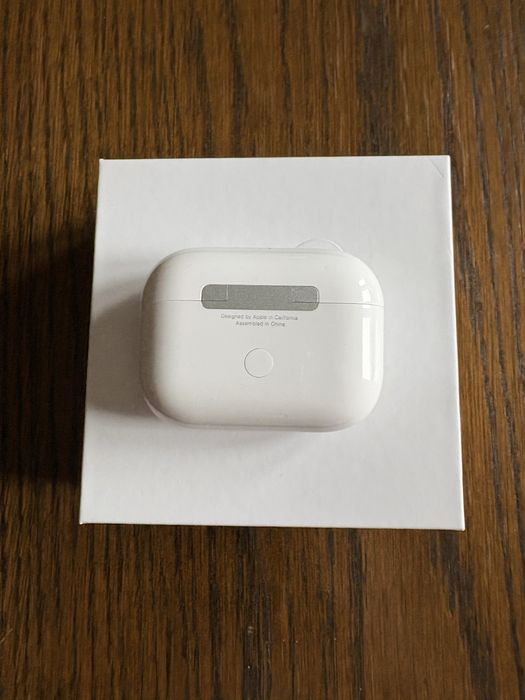 Airpods pro 2 cu fir de incarcare