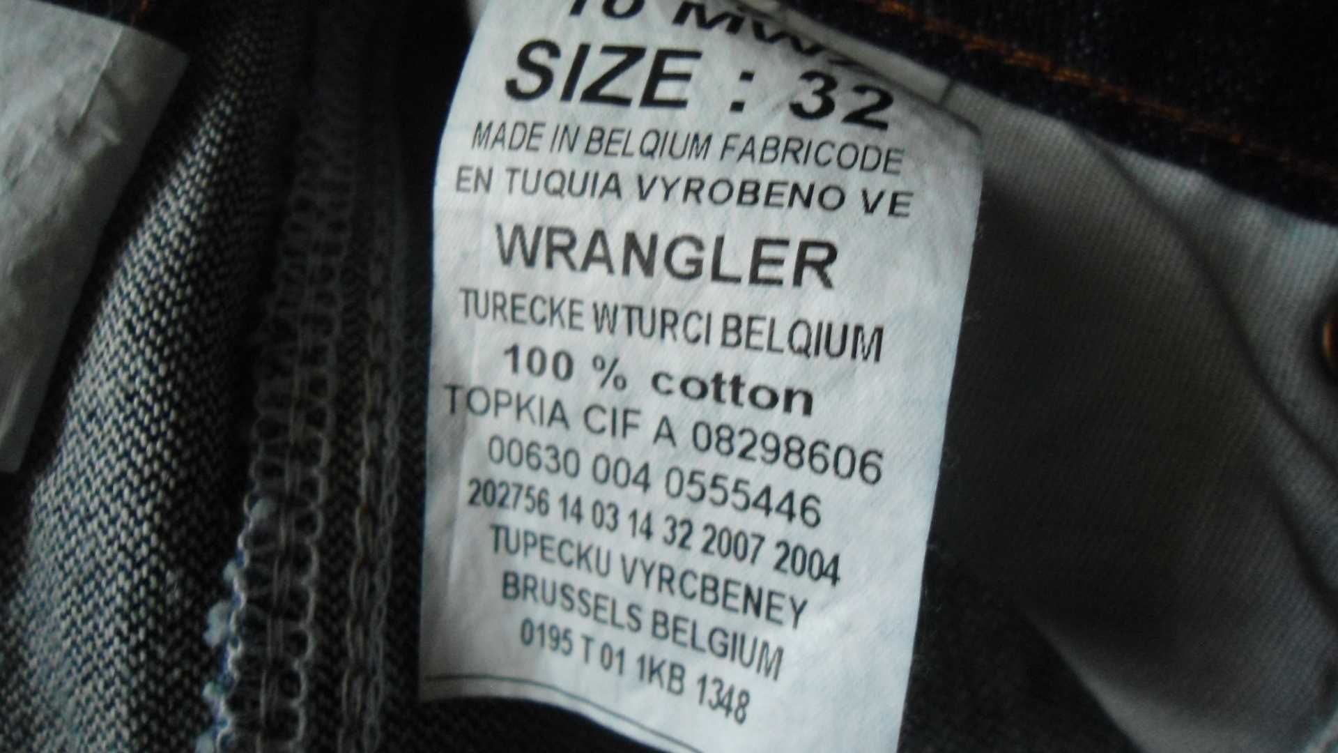продам джинсы wrangler.