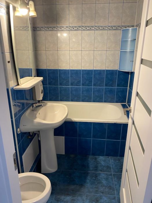 Apartament 3 camere semidecomandat cu parcare in Grigorescu