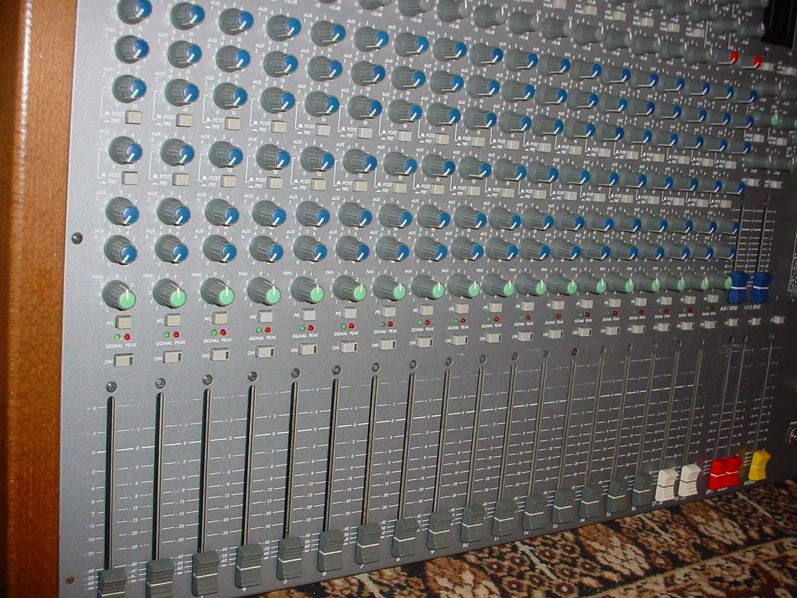 Mixer Dynacord (Динакорд)