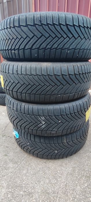 Vând 4 cauciucuri Michelin 215 60 R16