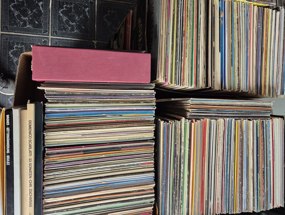 Lot Discuri Vinil colectie 7500 in stare buna cu muzica clasică 

- To