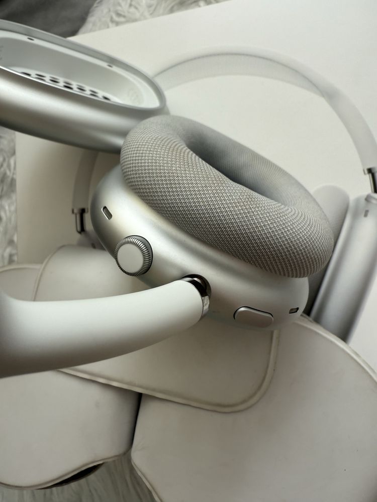 AirPods Max with Smart Case original