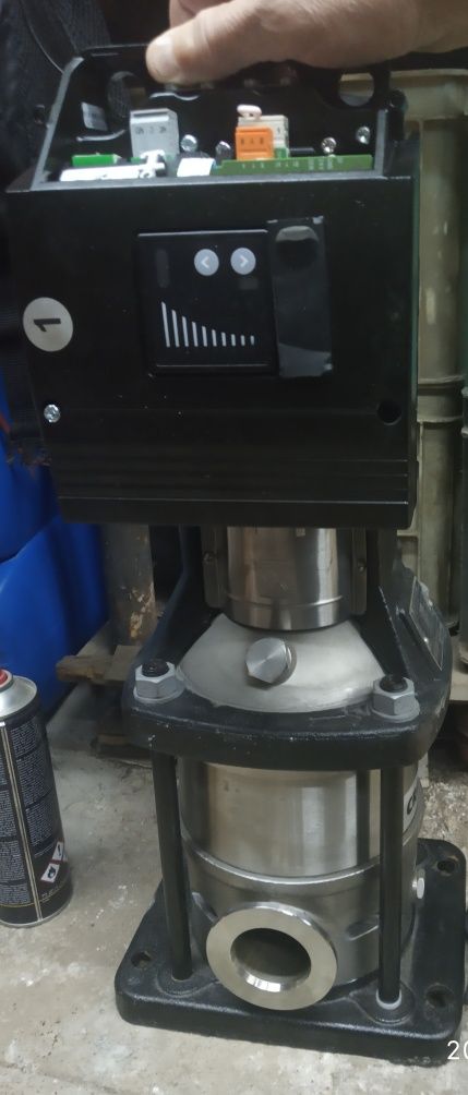 Продавам  монофазна инверторнa помпа GRUNDFOS- CRIE-10-03