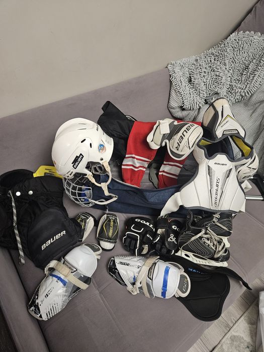 Хоккейная экипировка полный комплект на 4..6 летт