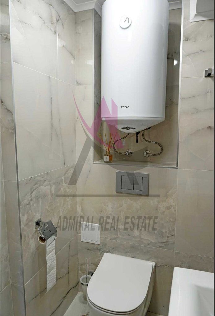Дава се под наем Мезонет в Варна, Център - 150 кв.м за 250 € - Снимка #2