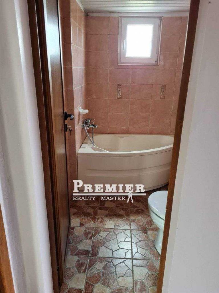 Продава се Къща в с. Тънково, Област Бургас - 180 кв.м за 1084 €/кв.м - Снимка #17