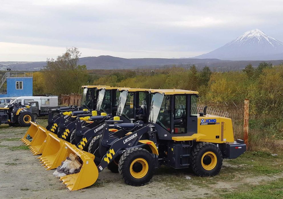 Продаем фронтальный погрузчик XCMG LW300KN