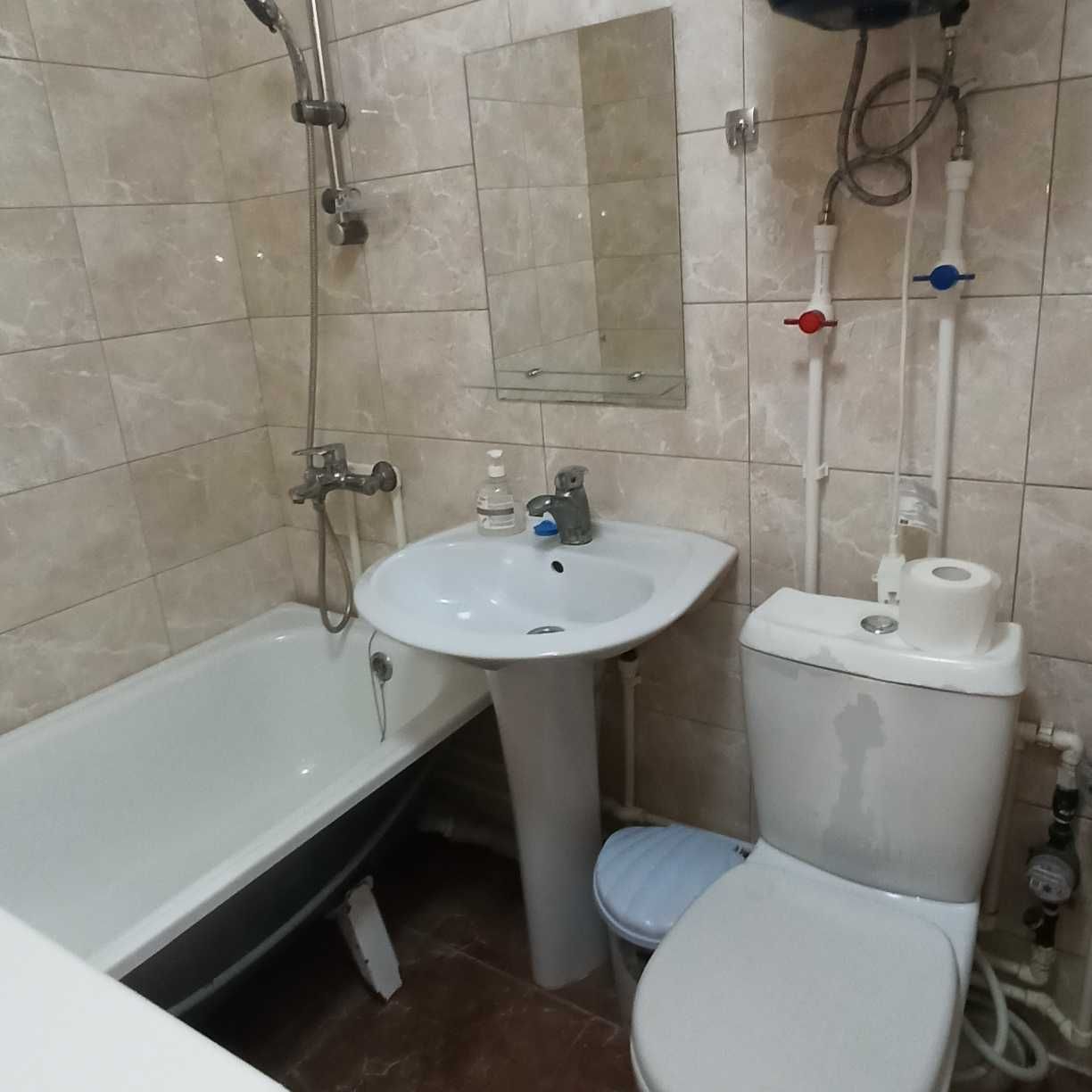 №1405 Продам 2 комнатную квартиру, 3 микрорайон, пр.Республики
