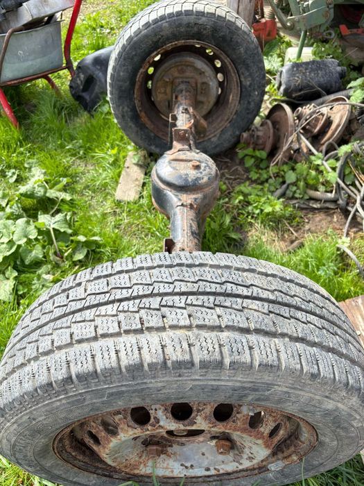 Vând axa           .