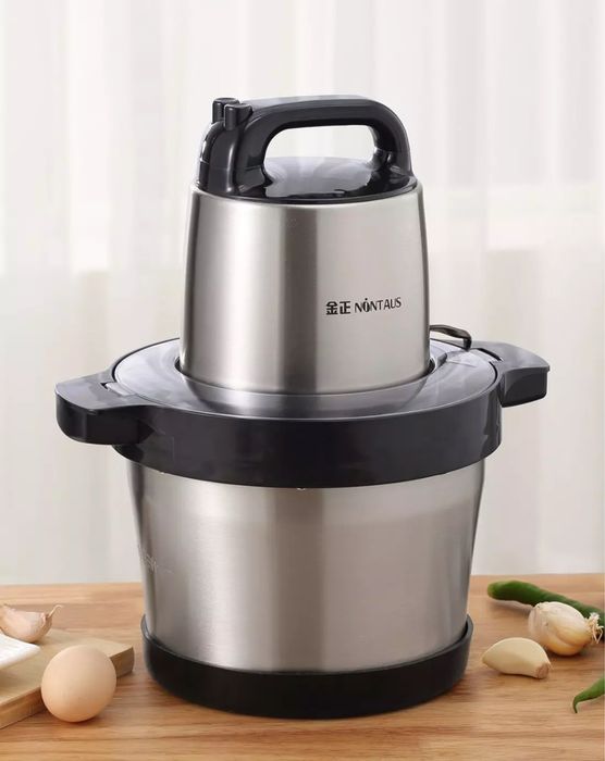 Электрический кухонный измельчитель - мясорубка