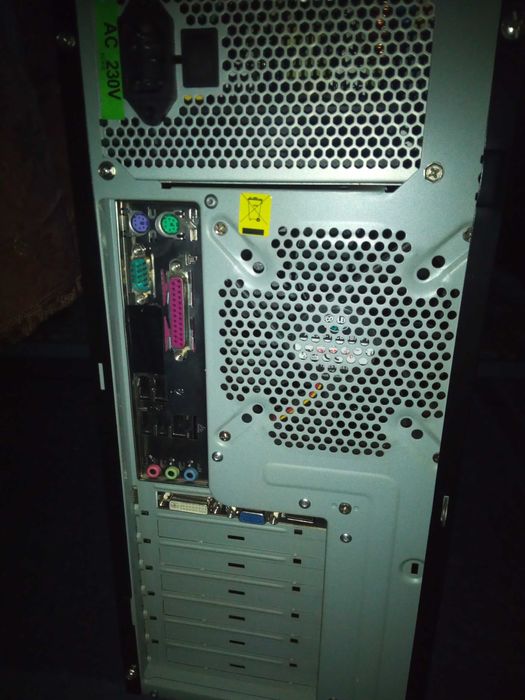 Sistem Desktop PC cu procesor AMD Athlon X2 , placa Asus M2N68-AM PLUS