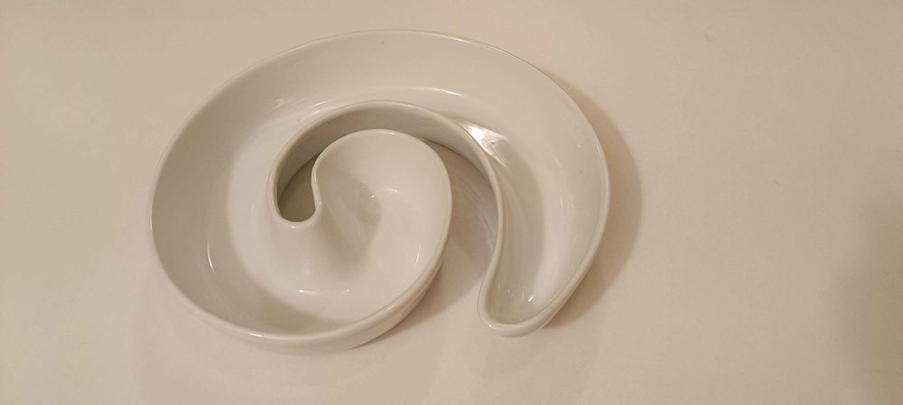 Керамично плато с форма на спирала