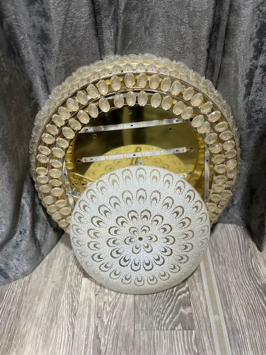 Люстра тарелка..