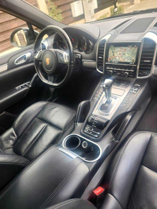 Porsche Cayenne 3.0 245cp FULL Propietar in acte