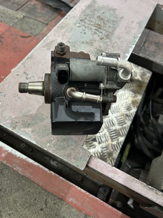 Pompa inalte presiune vw golf 6 1.6 tdi