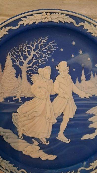 Декоративни чинии Коледни камеи