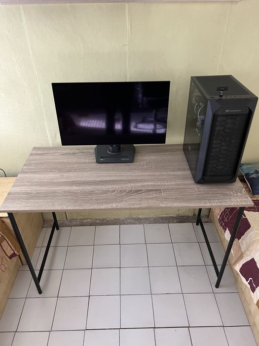 Офис бюро за компютър